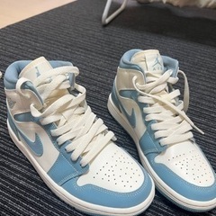 Nike Women's Air Jordan 1 Mid "University Blue"ナイキ ウィメンズ エアジョーダン1 ミッド "ユニバーシティブルー"の画像