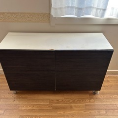 ローラー付き　キャビネット