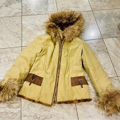 リバーシブル毛皮ファーコート　フード付きの画像