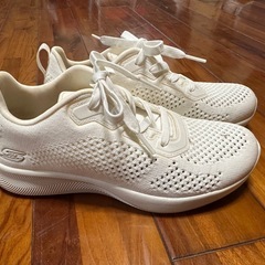 SKECHERS  スニーカー 白の画像