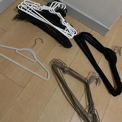 相談中:ハンガー70本 の画像