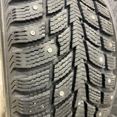 特価！15インチスパイクタイヤの画像