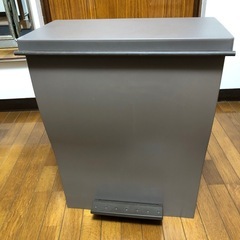 足踏みゴミ箱美品
