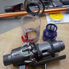 ダイソン コードレスサイクロンスティッククリーナー V10 Fluffy SV12 掃除機 モーターヘッド Dyson 札幌市西岡店の画像
