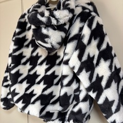 モコモコブルゾンの画像