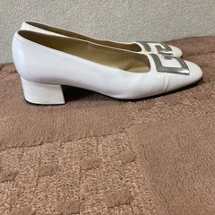 GUCCI ミッドヒール　パンプス　Gマーク mの画像