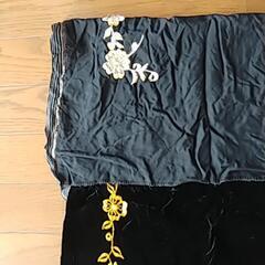 黒いベルベット生地の画像