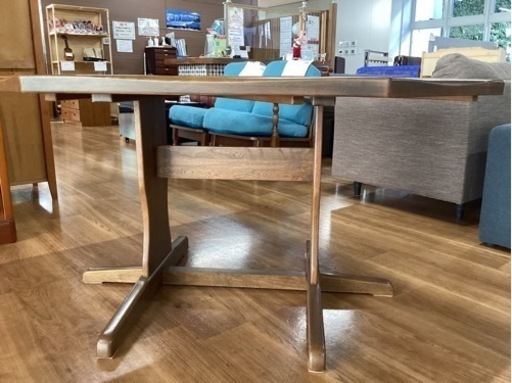 ダイニングテーブル【町田市再生家具】　242503