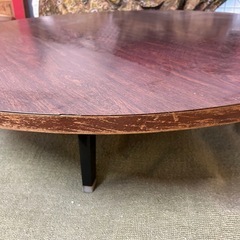 大きな
丸テーブルの画像