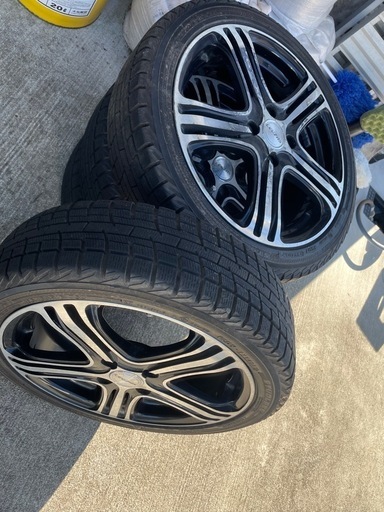 スタッドレスタイヤ16インチアルミホイール付き