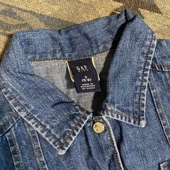110サイズ　GAPデニムジャケットの画像