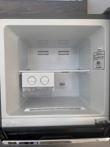 【美品】ハイセンス ２ドア冷蔵庫（２２７Ｌ・右開き）　
冷蔵庫上収納同時購入でお安くします！