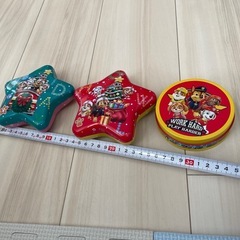 パウパトロール　クリスマス星型お菓子缶の画像