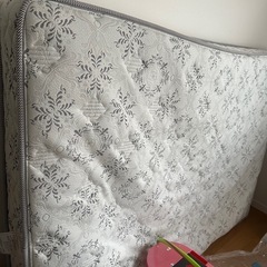 【引取限定】６万円程のダブル　マットレス　グランリーヴェGRANREVEの画像