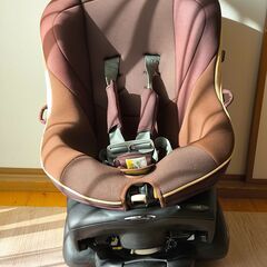 【中古】Combi コンビ ゼウスターンEG ZZ チャイルドシ...