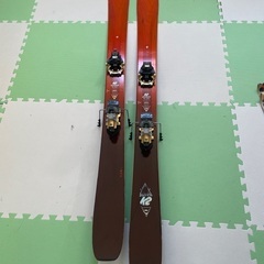 スキー&クライミングスキンとスキーブーツの画像