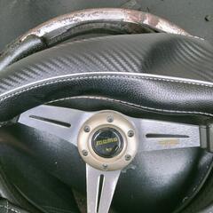 momo　ステアリングの画像