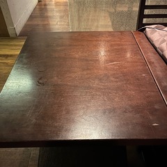 テーブル