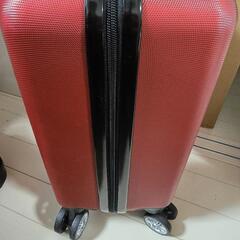 赤いSサイズキャリーバッグの画像