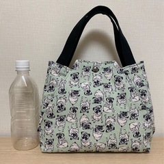 ハンドメイド サイドが特徴的なトートバッグ パグ