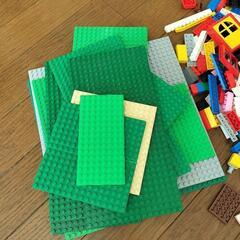 大量レゴブロックの画像