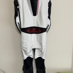 クシタニ　グライドレーシングスーツ の画像
