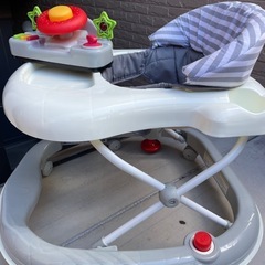 【無料】ベビー歩行器