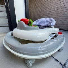 【無料】ベビー歩行器の画像