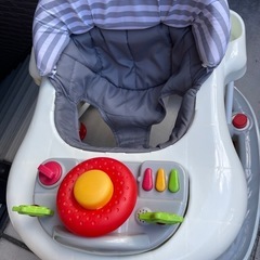 【無料】ベビー歩行器の画像