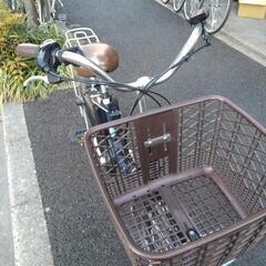 中古電動自転車３３２２　パナソニック　201８年モデル　ビビDX　BE-ELD634　16Ah   充電器付 　低使用！　良品！　年式のわりに純正タイヤのままで、ほとんど  磨耗していません。の画像