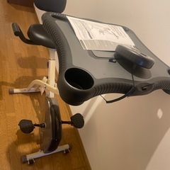 テーブル付きエアロバイク