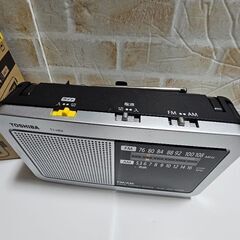 東芝　LEDライト付き ラジオ シルバー 　AM/FM　TY-HR4-Sの画像