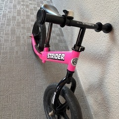 ストライダー　ピンク　サポーター付きの画像