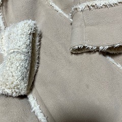 ユニクロ　Mサイズ　ムートン　フリース　ボア　あたたかいの画像