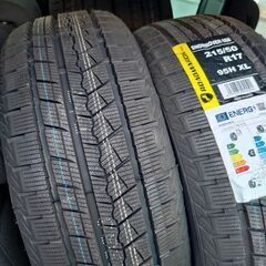 新品状態スタッドレスタイヤ 215/50R17