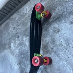 pennyとスケートボードセットの画像