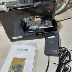 ミシンです。２回ほど使用しました。お譲りいたします。