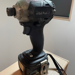 マキタ 18V 充電式インパクトドライバ TD148D 黒 