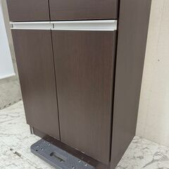 値引き20962  2枚ガラス引き戸　食器棚　キッチンボード　引き出し付き　幅60 湯川家具   ◆大阪市内・東大阪市他 6,000円以上ご購入で無料配達いたします！◆ ※京都・高槻・枚方方面◆神戸・西宮・尼崎方面◆生駒方面　それぞれ条件付き無料配送あり！            の画像