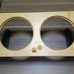 【新品未使用】猫の餌皿と斜め台の画像