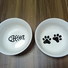 【新品未使用】猫の餌皿と斜め台