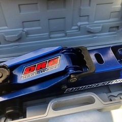 自家塗装スバルブルー　
2tフロアジャッキ