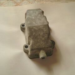 バンディット２５０（GJ74A）ヘッドカバーとカムシャフトの画像