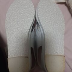 シューズ白の画像