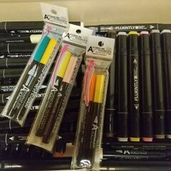 100均のマーカーたくさんの画像