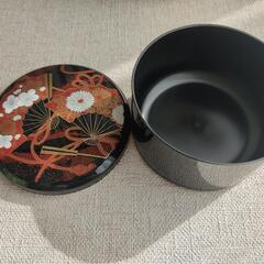 蓋つき寿司桶と蓋つきお椀5客セットの画像