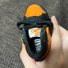 NIKE 靴型モバイルバッテリーの画像