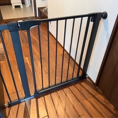 《無料/美品》ベビーゲート　ブラック　使用期間2年未満