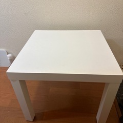 IKEAテーブルの画像