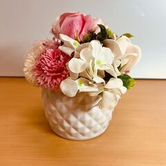 鉢付造花（約・幅20×奥行17×高さ17cm）の画像